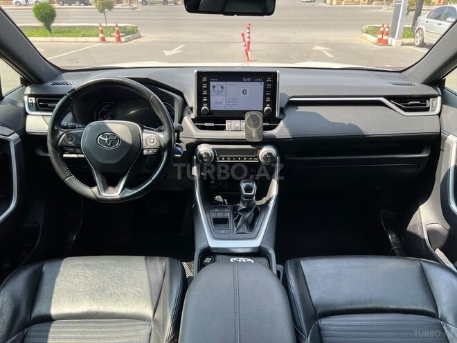 Toyota RAV4-8