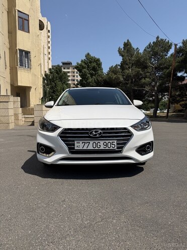 Hyundai Accent-1
