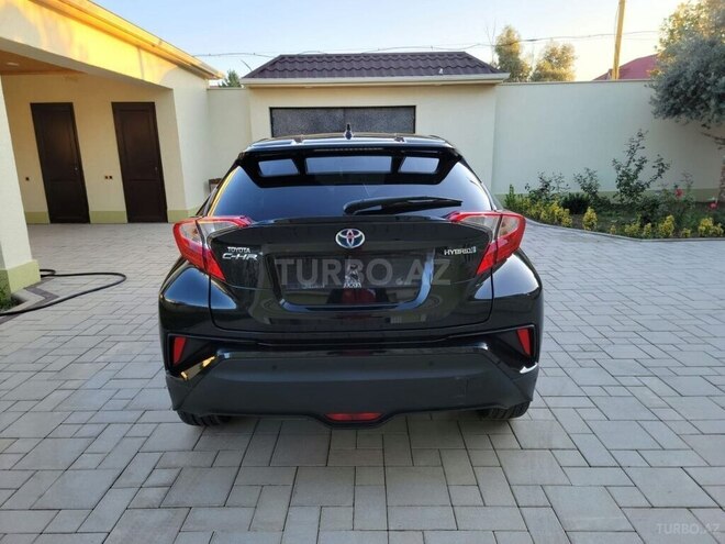 Toyota C-HR-2
