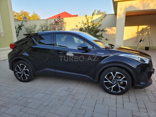 Toyota C-HR-9
