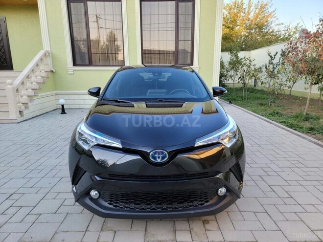 Toyota C-HR-1