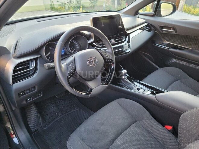 Toyota C-HR-6