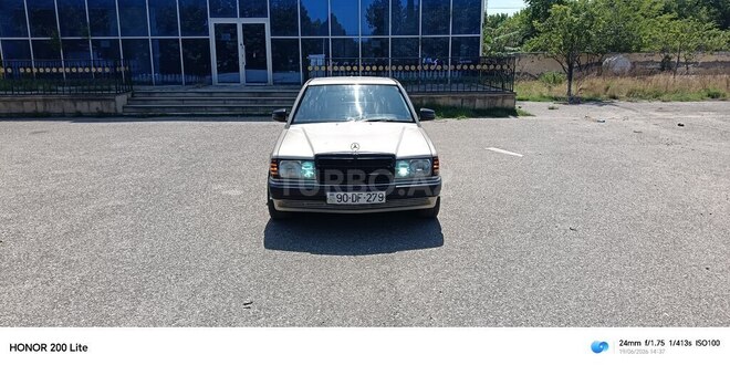 Mercedes 190-1