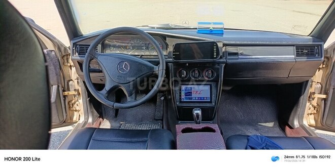 Mercedes 190-10