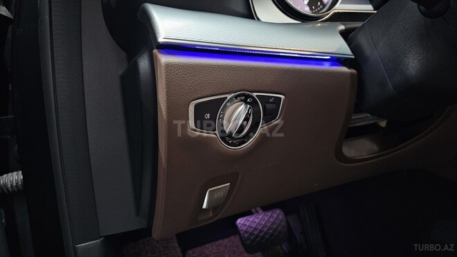 Mercedes E 300-14
