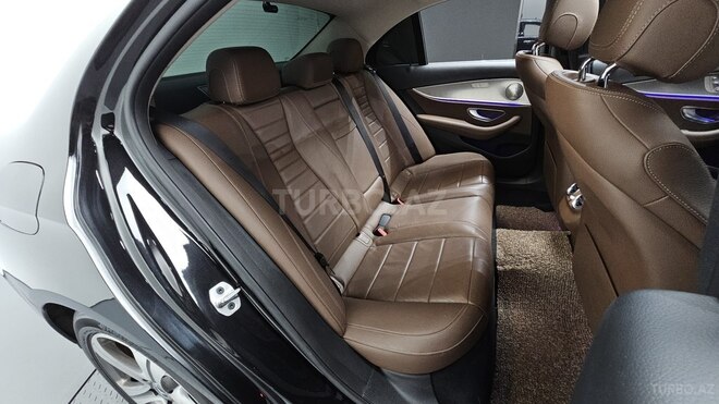 Mercedes E 300-19