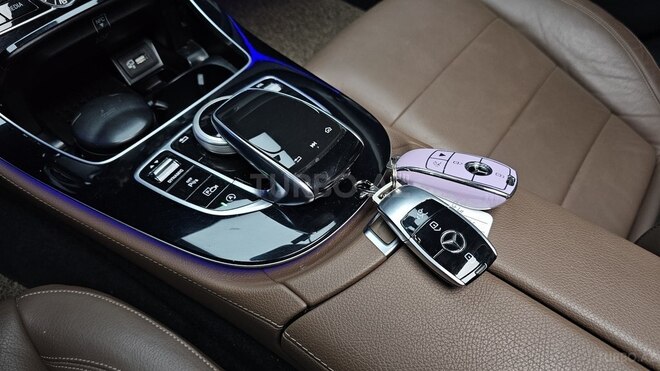 Mercedes E 300-9