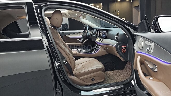 Mercedes E 300-15