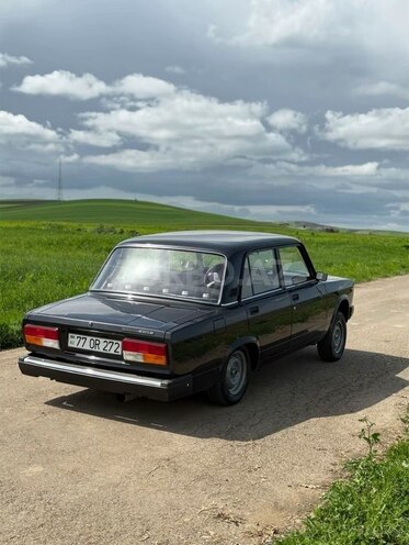 LADA (VAZ) 2107-2