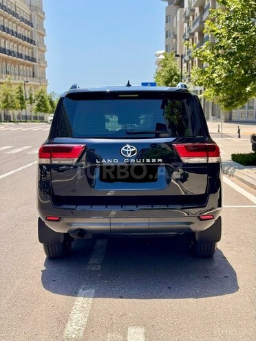 Toyota Land Cruiser-4