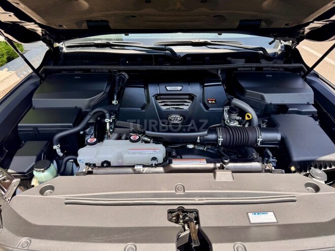 Toyota Land Cruiser-7