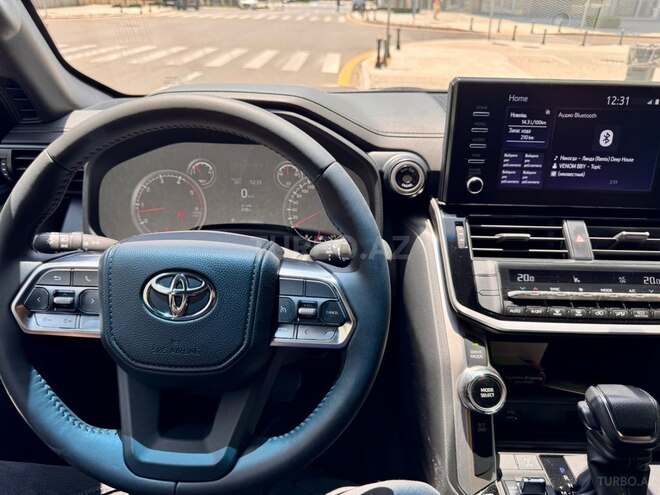 Toyota Land Cruiser-14