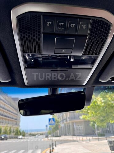 Toyota Land Cruiser-18
