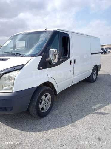 Ford Transit-6