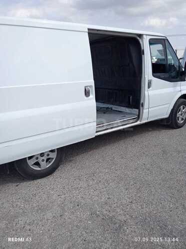 Ford Transit-3