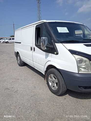 Ford Transit-7