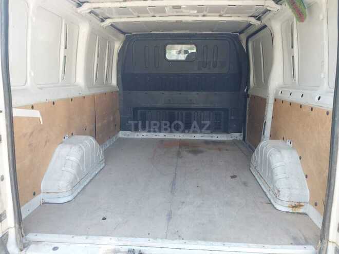 Ford Transit-16