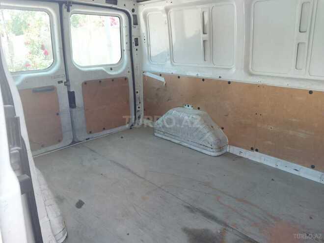 Ford Transit-3