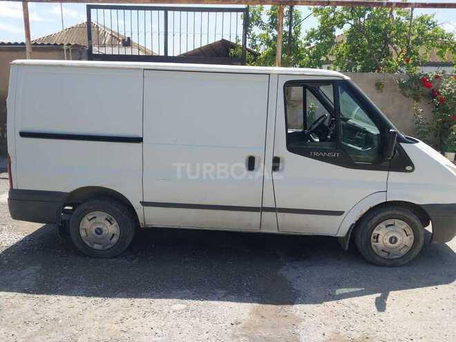 Ford Transit-11
