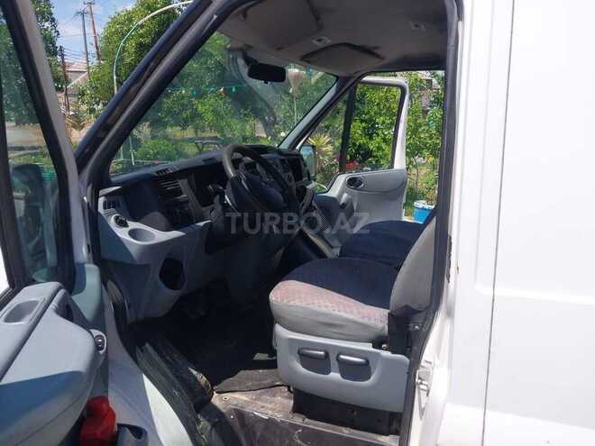 Ford Transit-18