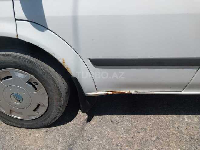 Ford Transit-21
