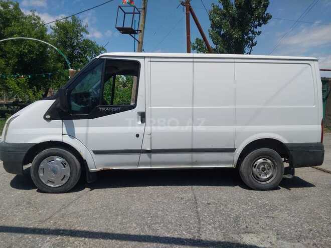 Ford Transit-7