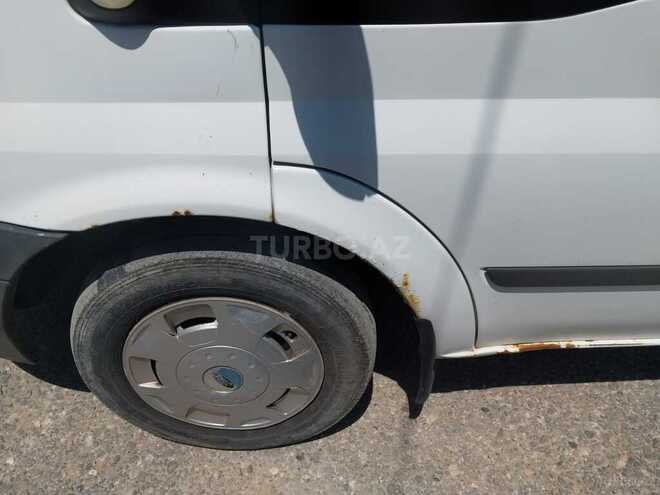 Ford Transit-20