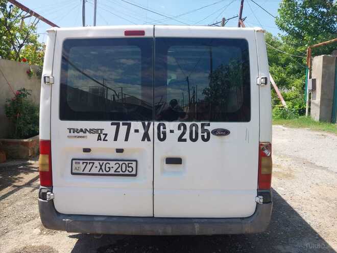 Ford Transit-10