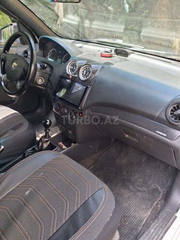 Chevrolet Aveo-5