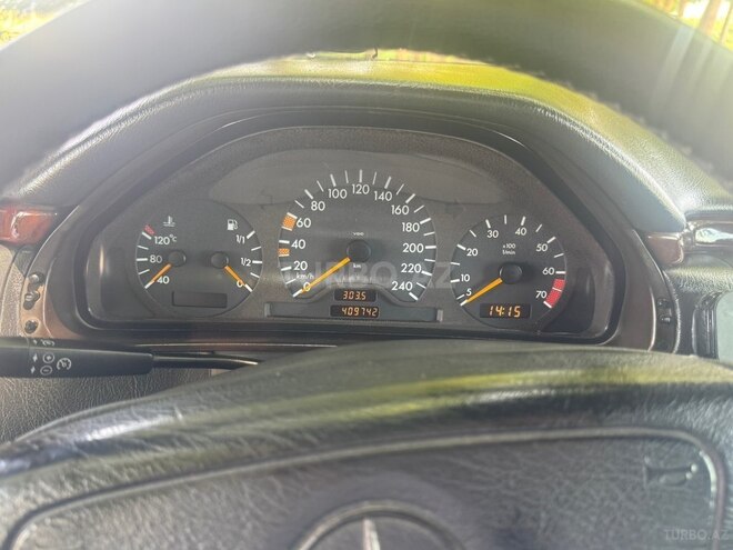 Mercedes E 230-10