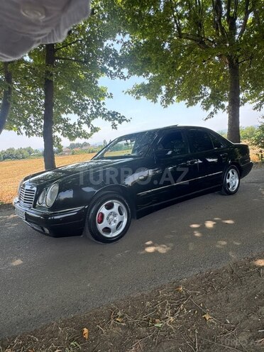 Mercedes E 230-3