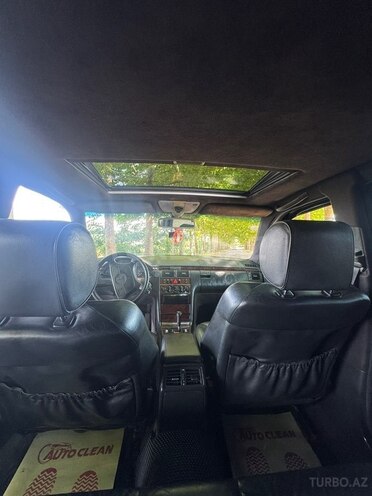 Mercedes E 230-7