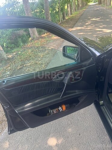 Mercedes E 230-13