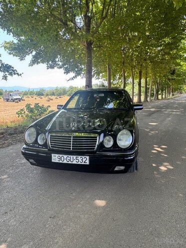 Mercedes E 230-2