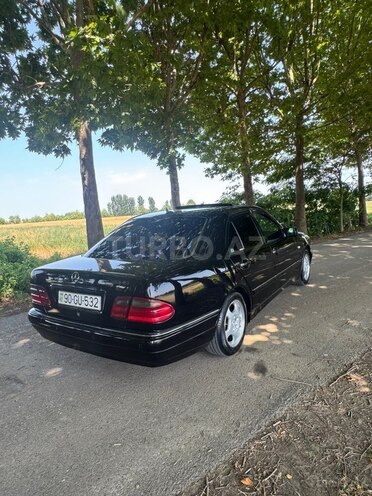 Mercedes E 230-6
