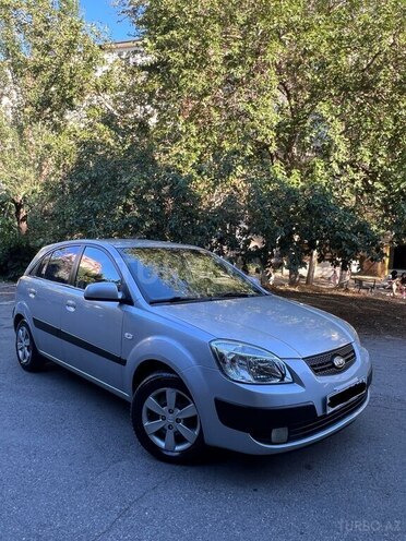Kia Rio-1