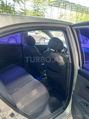 Kia Rio-8