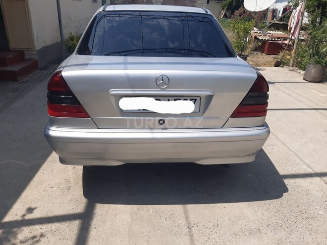 Mercedes C 200-7