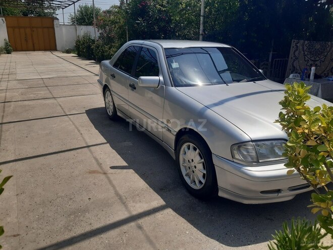 Mercedes C 200-2