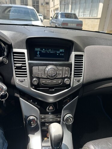Chevrolet Cruze-12