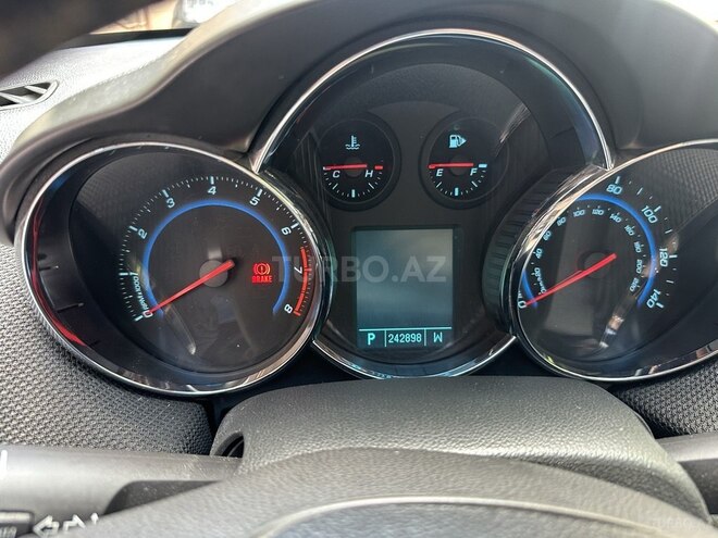 Chevrolet Cruze-11