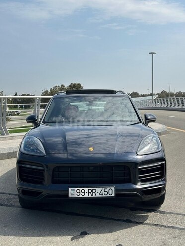 Porsche Cayenne E-Hybrid-1