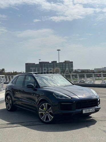 Porsche Cayenne E-Hybrid-2