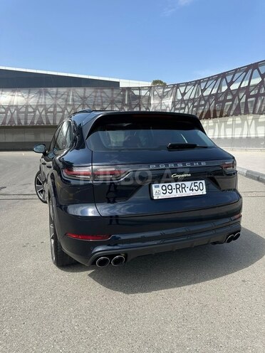 Porsche Cayenne E-Hybrid-3