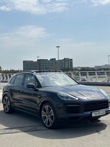 Porsche Cayenne E-Hybrid-12