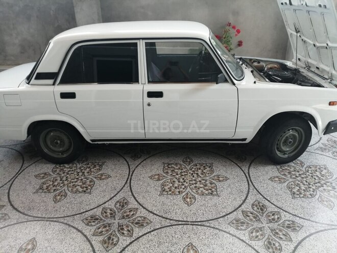 LADA (VAZ) 2107-2