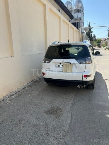 Mitsubishi Outlander-2
