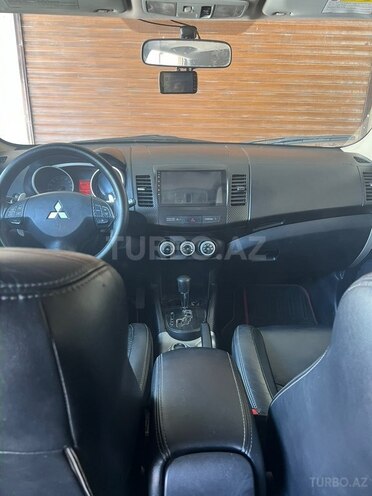 Mitsubishi Outlander-5