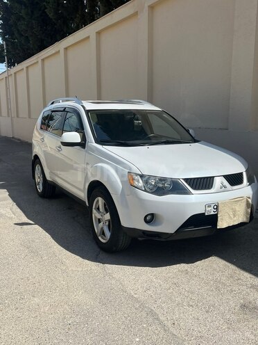 Mitsubishi Outlander-3