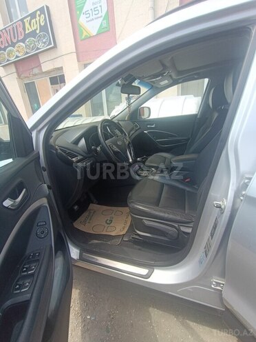 Hyundai Santa Fe-6